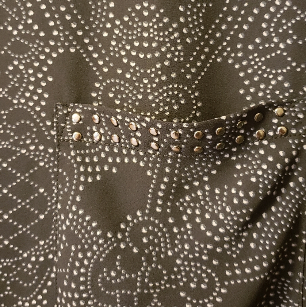 Black/white blouse